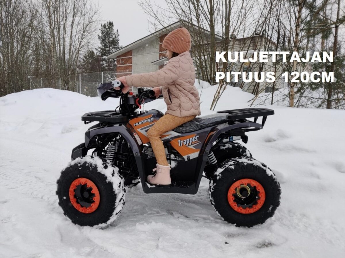 trapper mönkijä autobike myymälän edessä