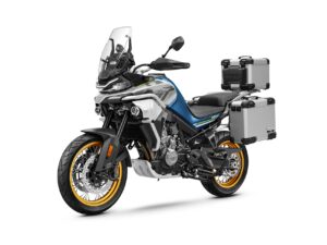 CFMOTO-800MT-Touring-moottoripyora-45-blue