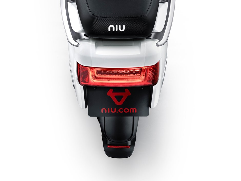 niu-nqi-sport-er-Autobike myymälästä ja verkkokaupasta