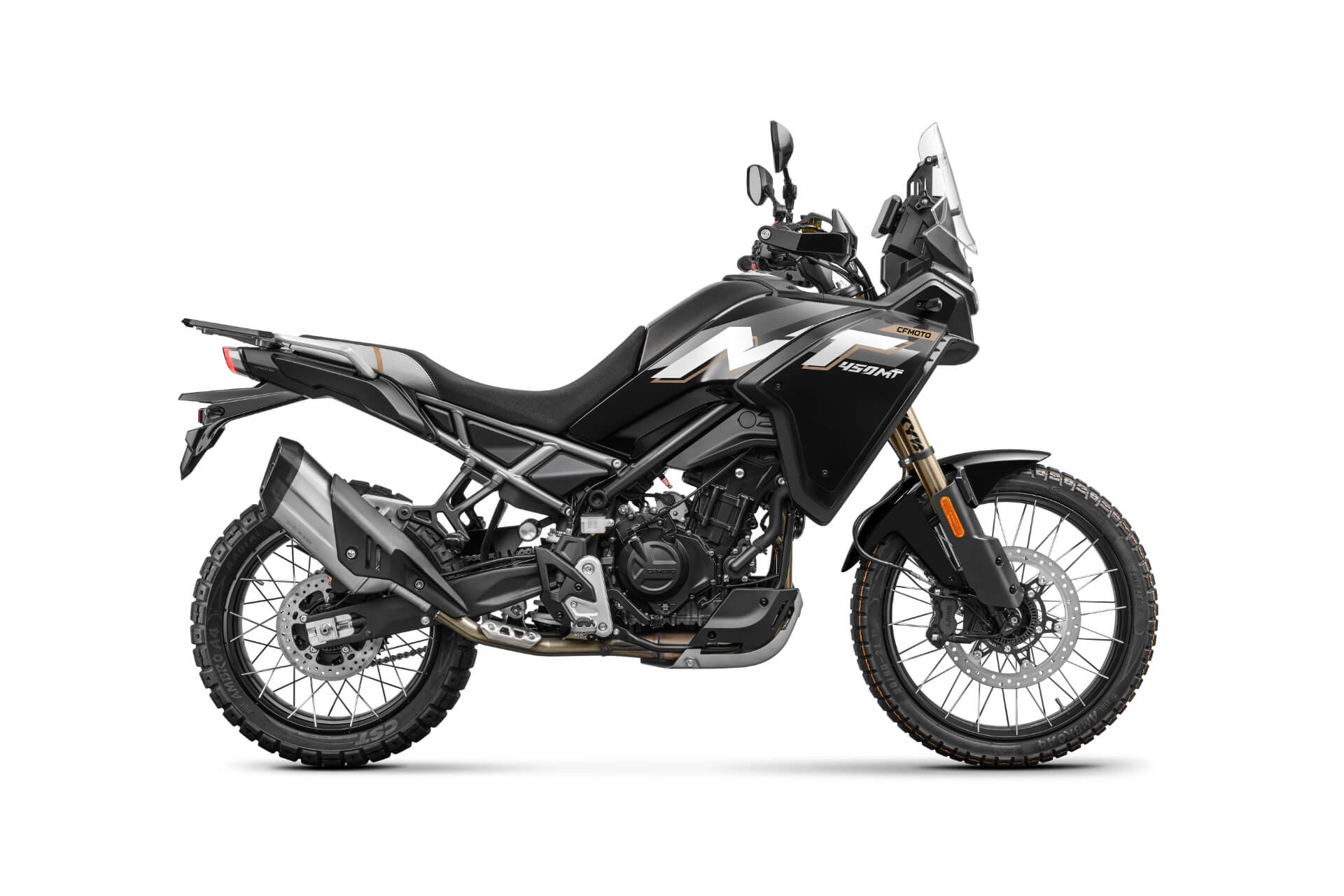 CFMOTO-450MT-moottoripyora-90-black-2026-1 - AutoBike Side view of a black adventure motorcycle with knobby tires and a tall windscreen on a white background. - AutoBike