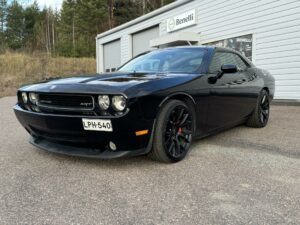 Dodge Challenger SRT8 // 6.1L HEMI // ROSTERIPUTKISTO // JUURI KATSASTETTU