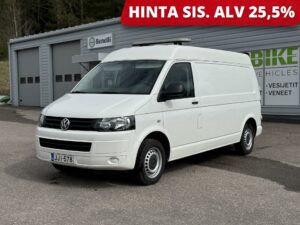 Volkswagen Transporter 4x4 // HINTA SIS. ALV // TYÖKALUSEINÄ // 2X HYVÄT RENKAAT