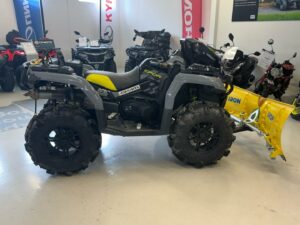 CFMoto CFORCE 1000 XC EFI EPS ** Huoltokirja / V-Aura / Nostettu Syyläri **'