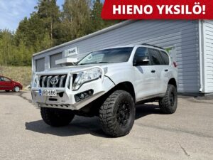 Toyota Land Cruiser 3,0 D-4D DPF Legend aut. 5h // UPEA YKSILÖ // HIENOSTI RAKENNETTU // JUURI KATSASTETTU