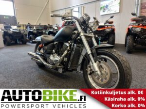 Suzuki VZ 800 Marauder // Hyvä takarengas // sinkkusatula // Alumiinivanteet //