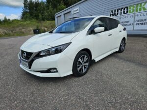 Nissan Leaf MY21 // 40kwH // NAVI // PERUUTUSKAMERA // ILP