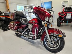 Harley-Davidson Electra Glide Classic FLHTCU Ultra Classic Glide // HIENO YKSILÖ