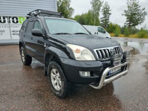Toyota Land Cruiser EXECUTIVE //8-PAIKKANEN // KOROTETTU // WEBASTO