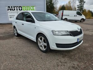 Skoda Rapid 1.6 BENSA // VETOKOUKKU // ILMASTOINTI