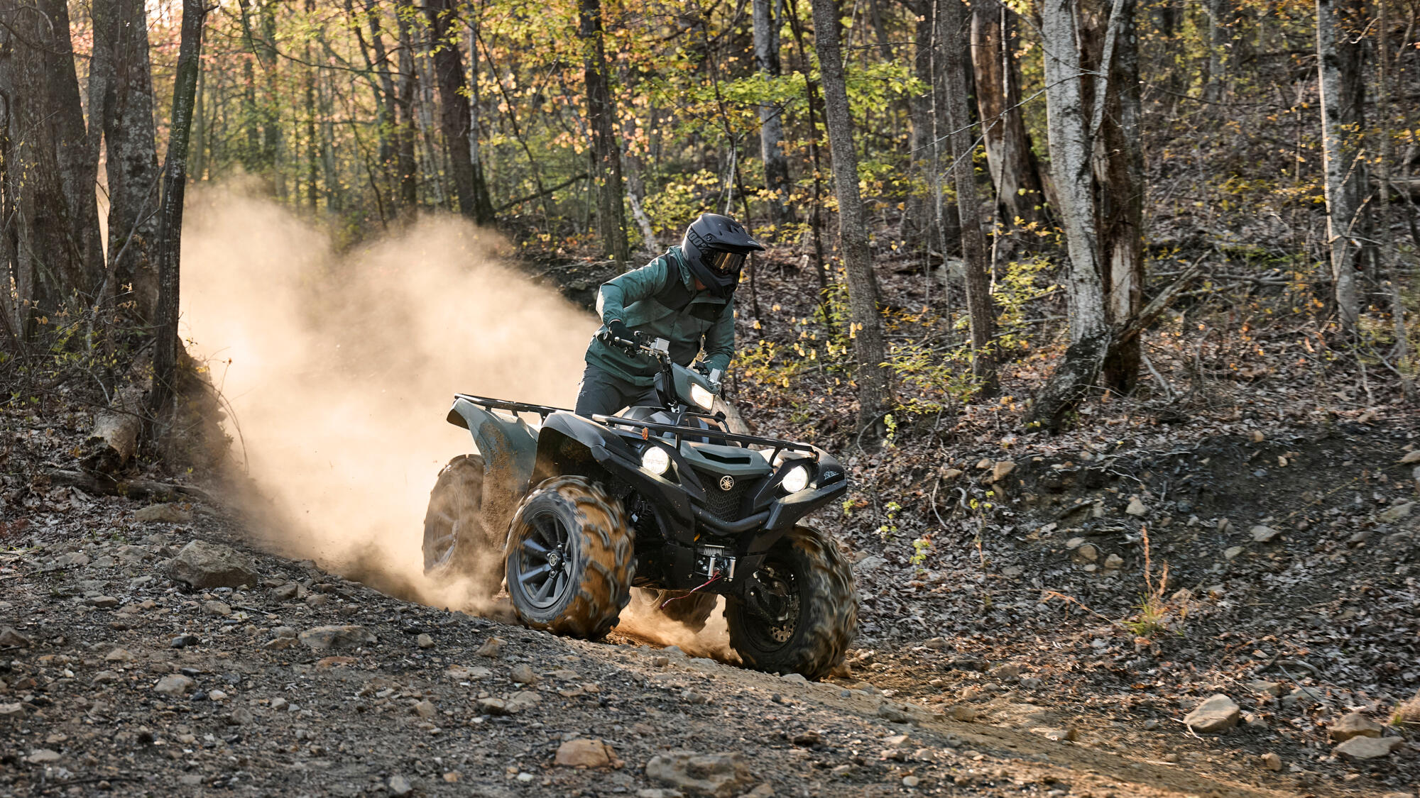 2026-Yamaha-YFM700FWAD-X-EU-Moss_Grey___Tactical_Black-Action-003-03 - AutoBike - AutoBike