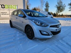 Hyundai i30 1.4 // VETOKOUKKU // 2 X HYVÄT RENKAAT // LOHKOLÄMMITIN // HUOLTOKIRJA