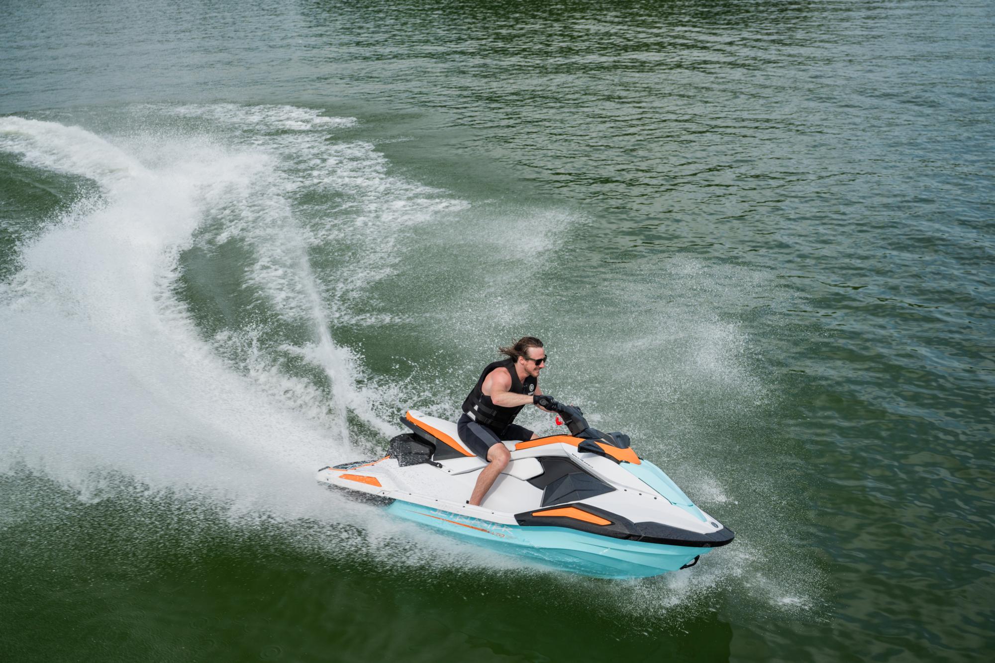 2026-Yamaha-JETBLASTERLTD-EU-White___Mint-Action-007-03 - AutoBike - AutoBike