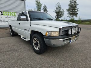 Dodge Ram 2500 8.0 V10 / 6-paikkainen / Ilmastointi / Vakionopeudensäädin