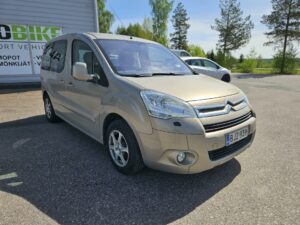 Citroen Berlingo Multispace / Juuri katsastettu / 2 x vanteet ja renkaat