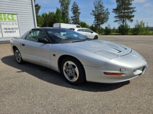 Pontiac Firebird 3.4 Targa / Automaatti / Nahkasisusta / Cruise