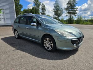 Peugeot 307 SW / 2 x vanteet ja renkaat / Panoraamalasikatto