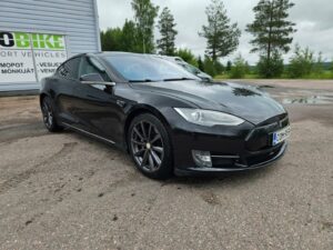Tesla Model S 70D / Panorama / Navi / Kamera / AP1 / Vakionopeudensäädin / Juuri katsastettu
