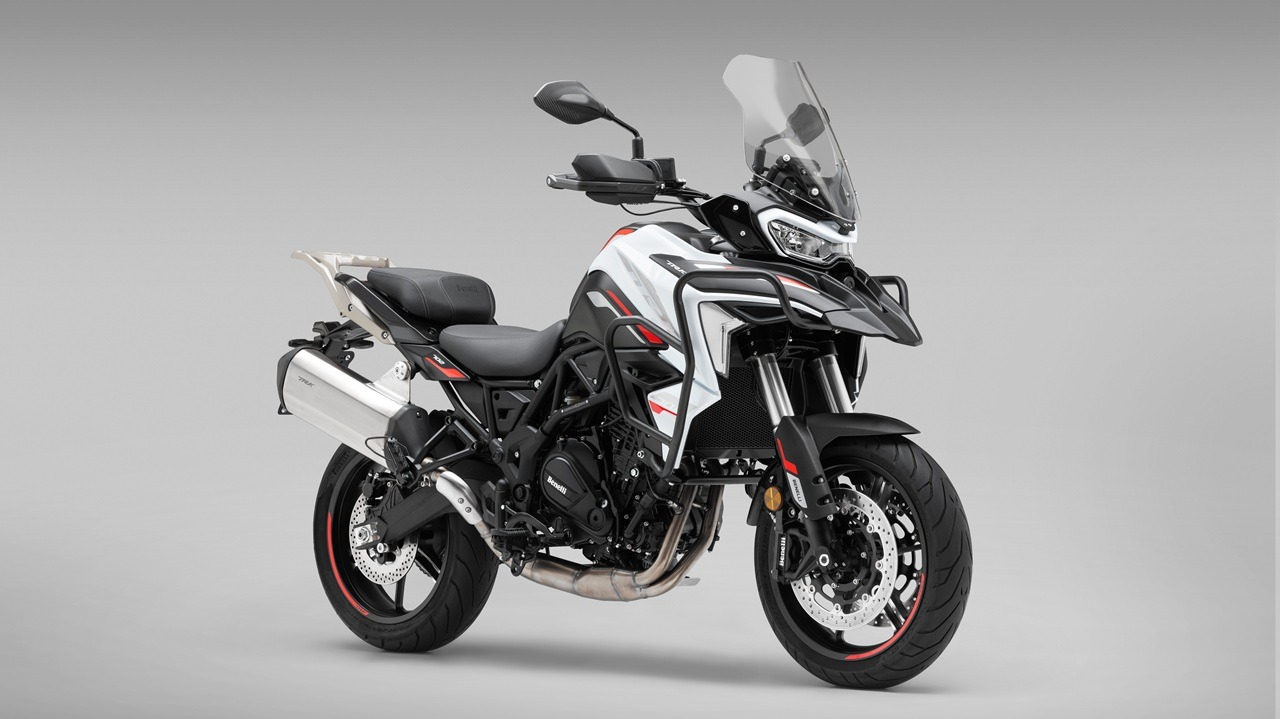 Benelli-trk-702 11 - AutoBike White and black sport-tourer motorcycle with a tall windshield against a gray gradient background - AutoBike