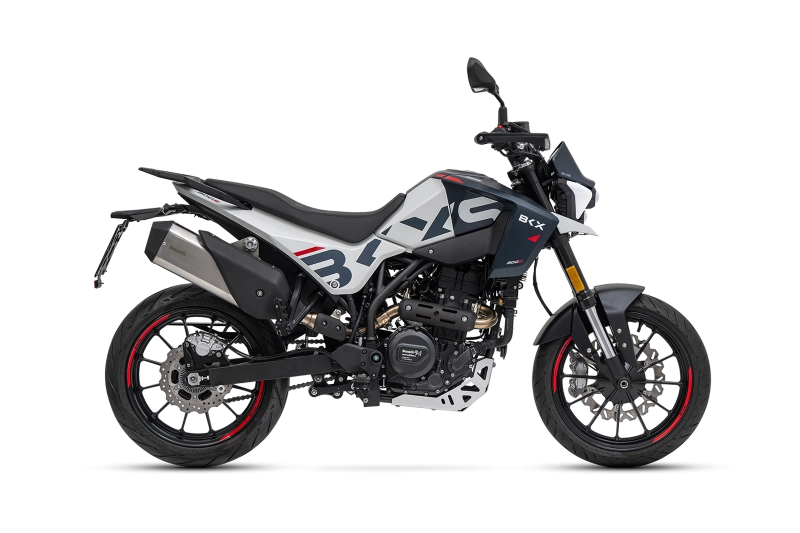 benelli-bkx-300-s 3 - AutoBike Sporty black‑gray and white motorcycle shown in side view with red accents and BKX branding on the fairing, rugged street‑legal design. - AutoBike
